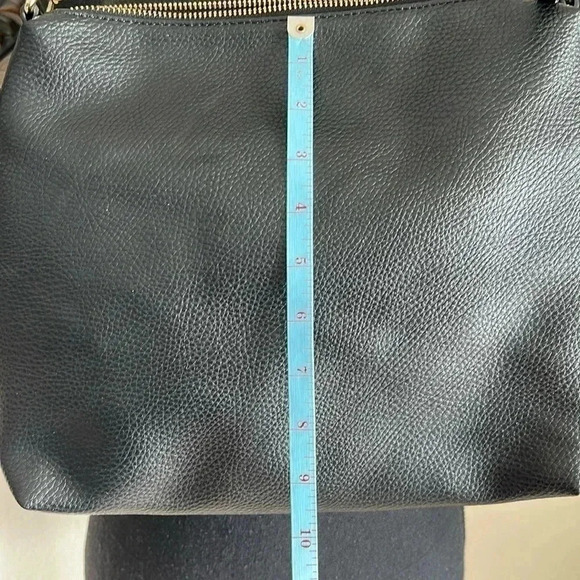 Steve Madden NEW Without Tags Jet Black Pebble Leather Crossbody Bag Purse - Picture 16 of 16